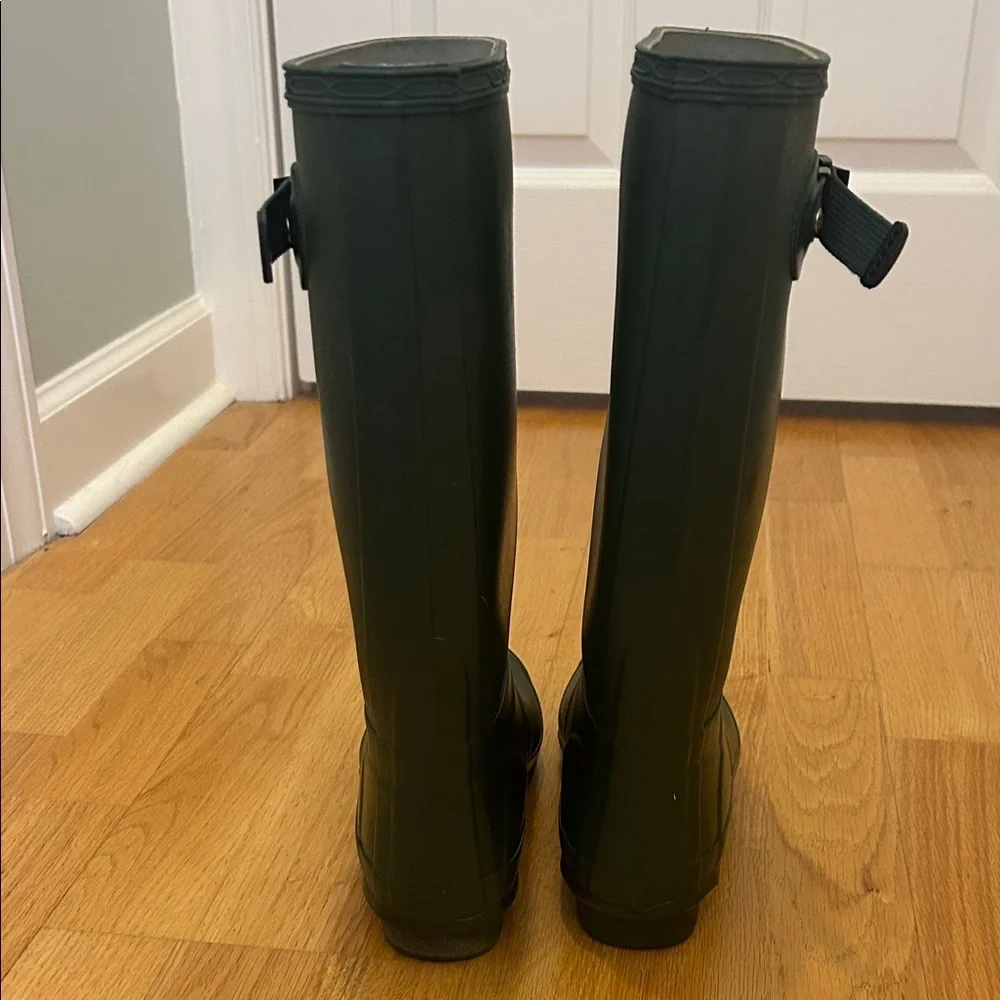 14” Tall Hunter Dark Green boots! Read discription below! - Picture 4 of 5
